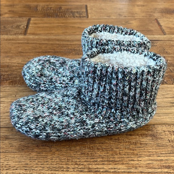 Bombas Gripper Slippers Booties Cozy Knit Multicolor Youth Shoe Size 1 - 5 - Picture 6 of 9